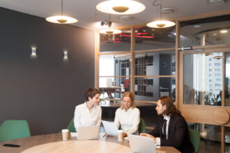 Comment bien choisir ses luminaires de bureau ?